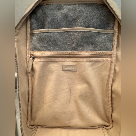 Metro Backpack - Picture 7 of 9